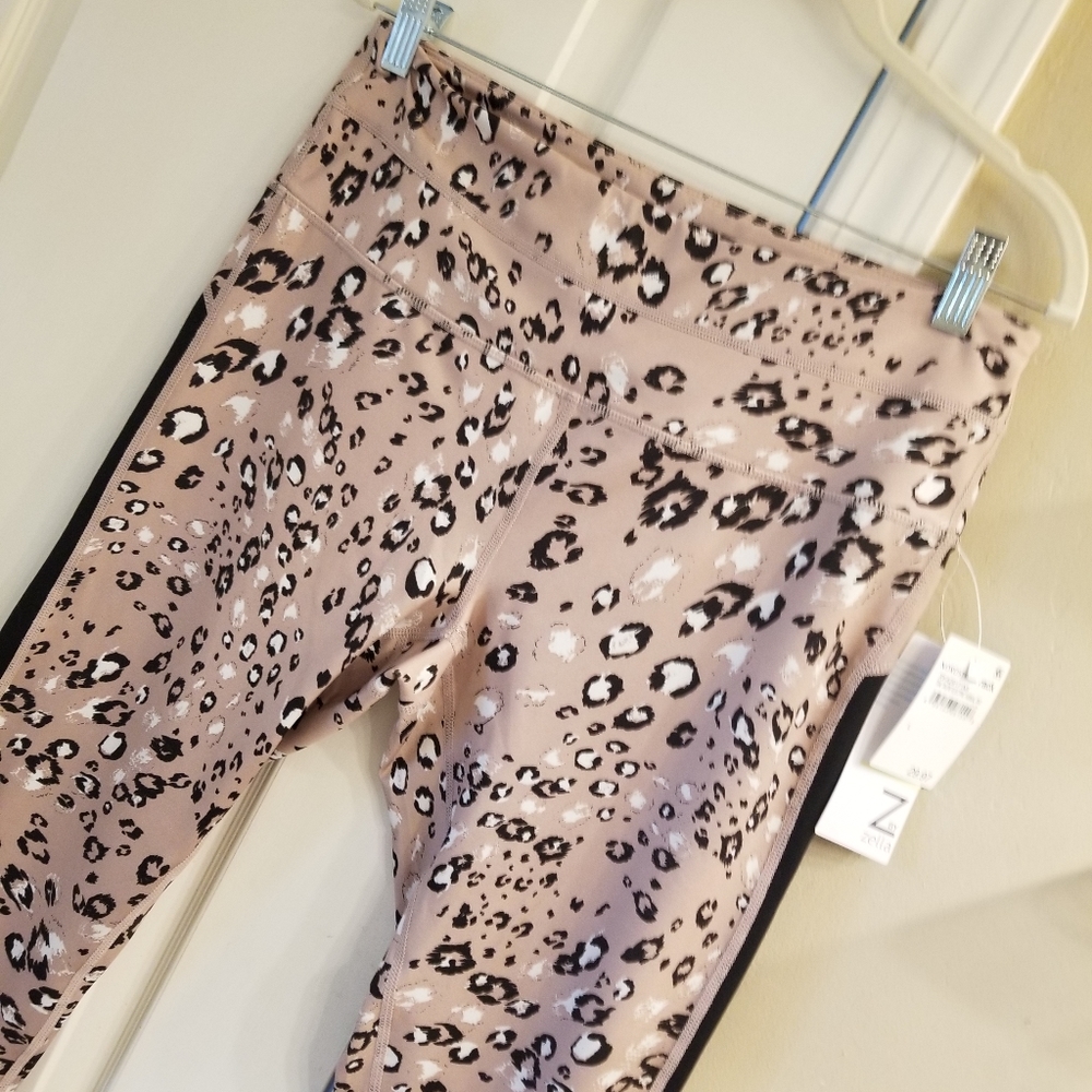 *NWT* Z by Zelle * Animal Print Yoga Pants *
